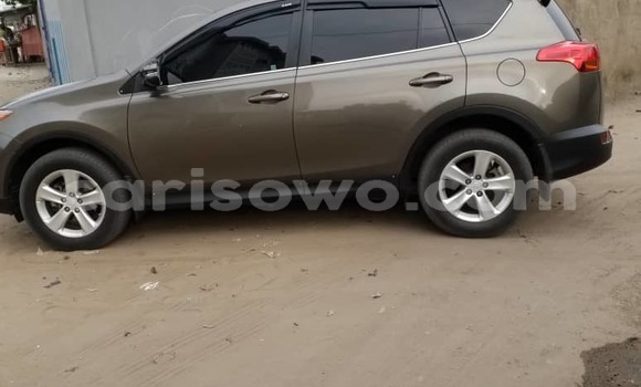 Acheter Occasion Voiture Toyota RAV4 Marron à Cotonou, Benin Acheter Occasion Voiture Toyota RAV4 Marron à Cotonou, Benin