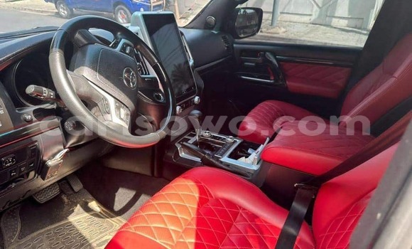 Sayi Na hannu Toyota Land Cruiser Black Mota in Cotonou a Benin Sayi Na hannu Toyota Land Cruiser Black Mota in Cotonou a Benin