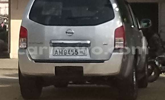 Ra Àlòkù Nissan Pathfinder Silver Ọkọ̀ in Cotonou ni Benin Ra Àlòkù Nissan Pathfinder Silver Ọkọ̀ in Cotonou ni Benin