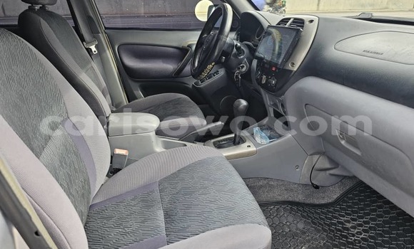 Ra Àlòkù Toyota RAV4 Silver Ọkọ̀ in Cotonou ni Benin Ra Àlòkù Toyota RAV4 Silver Ọkọ̀ in Cotonou ni Benin