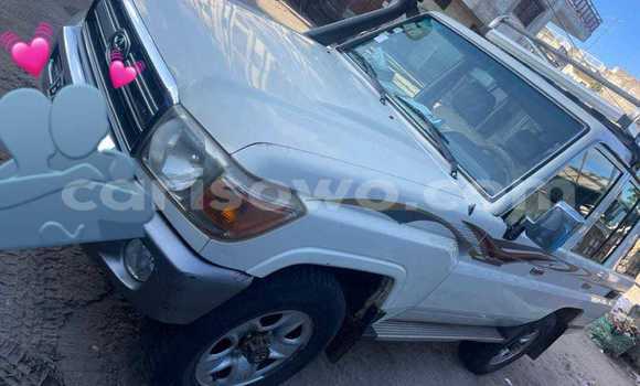 Sayi Na hannu Toyota Land Cruiser M Mota in Cotonou a Benin Sayi Na hannu Toyota Land Cruiser M Mota in Cotonou a Benin