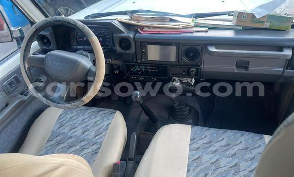 Sayi Na hannu Toyota Land Cruiser M Mota in Cotonou a Benin Sayi Na hannu Toyota Land Cruiser M Mota in Cotonou a Benin