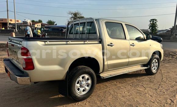 Ra Àlòkù Toyota Hilux Silver Ọkọ̀ in Cotonou ni Benin Ra Àlòkù Toyota Hilux Silver Ọkọ̀ in Cotonou ni Benin