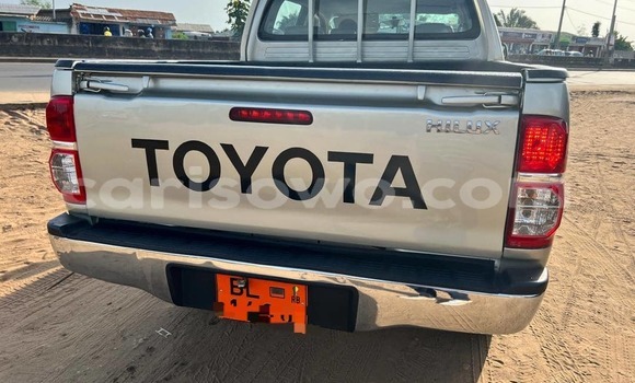 Ra Àlòkù Toyota Hilux Silver Ọkọ̀ in Cotonou ni Benin Ra Àlòkù Toyota Hilux Silver Ọkọ̀ in Cotonou ni Benin