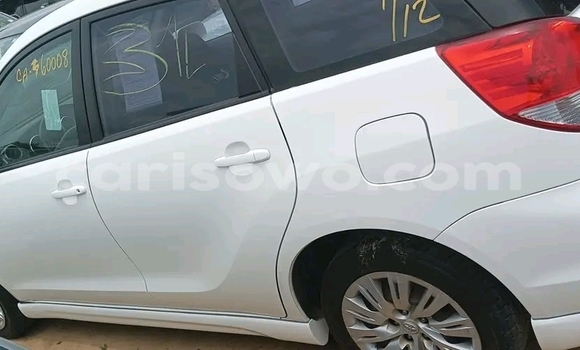 Acheter Occasion Voiture Toyota Matrix Blanc à Cotonou, Benin Acheter Occasion Voiture Toyota Matrix Blanc à Cotonou, Benin
