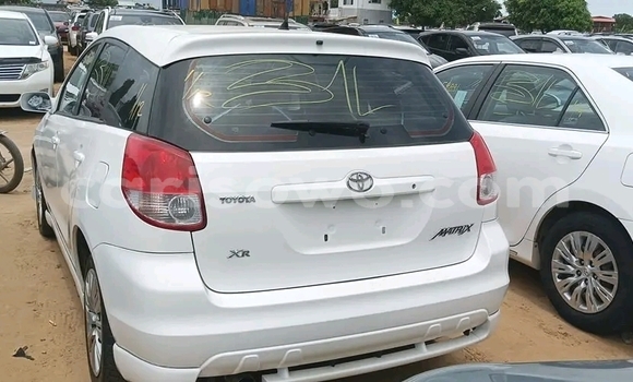 Acheter Occasion Voiture Toyota Matrix Blanc à Cotonou, Benin Acheter Occasion Voiture Toyota Matrix Blanc à Cotonou, Benin