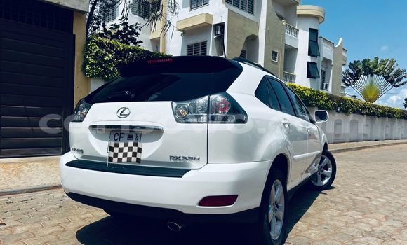Acheter Occasion Voiture Lexus RX 330 Blanc à Cotonou, Benin Acheter Occasion Voiture Lexus RX 330 Blanc à Cotonou, Benin