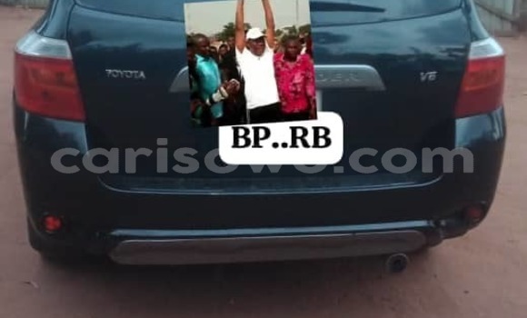 Acheter Occasion Voiture Toyota Highlander Bleu à Cotonou, Benin Acheter Occasion Voiture Toyota Highlander Bleu à Cotonou, Benin