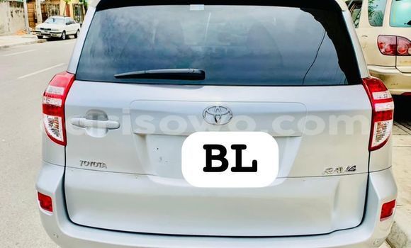 Acheter Occasion Voiture Toyota RAV4 Blanc à Cotonou, Benin Acheter Occasion Voiture Toyota RAV4 Blanc à Cotonou, Benin
