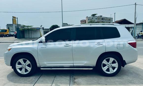 Acheter Occasion Voiture Toyota Highlander Blanc à Cotonou, Benin Acheter Occasion Voiture Toyota Highlander Blanc à Cotonou, Benin