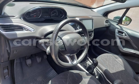 Acheter Occasion Voiture Peugeot 208 Beige à Cotonou, Benin Acheter Occasion Voiture Peugeot 208 Beige à Cotonou, Benin