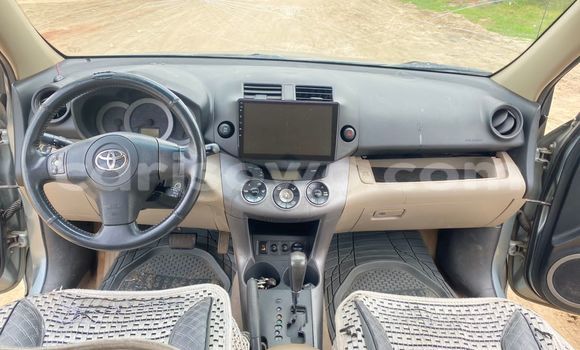 Acheter Occasion Voiture Toyota RAV4 Bleu à Cotonou, Benin Acheter Occasion Voiture Toyota RAV4 Bleu à Cotonou, Benin