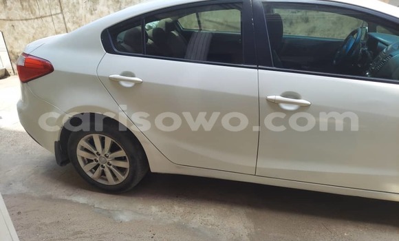 Ra Àlòkù Kia Forte funfun Ọkọ̀ in Cotonou ni Benin Ra Àlòkù Kia Forte funfun Ọkọ̀ in Cotonou ni Benin