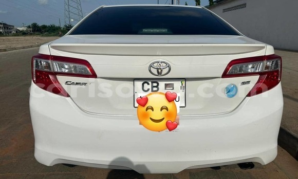 Sayi Na hannu Toyota Camry White Mota in Cotonou a Benin Sayi Na hannu Toyota Camry White Mota in Cotonou a Benin