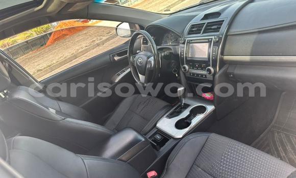 Ra Àlòkù Toyota Camry funfun Ọkọ̀ in Cotonou ni Benin Ra Àlòkù Toyota Camry funfun Ọkọ̀ in Cotonou ni Benin