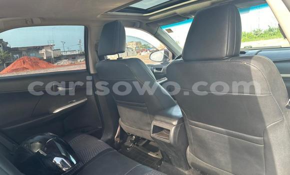 Ra Àlòkù Toyota Camry funfun Ọkọ̀ in Cotonou ni Benin Ra Àlòkù Toyota Camry funfun Ọkọ̀ in Cotonou ni Benin