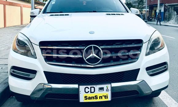 Sayi Na hannu Mercedes-Benz ML–Class White Mota in Cotonou a Benin Sayi Na hannu Mercedes-Benz ML–Class White Mota in Cotonou a Benin