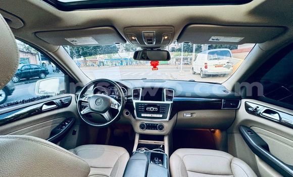 Sayi Na hannu Mercedes-Benz ML–Class White Mota in Cotonou a Benin Sayi Na hannu Mercedes-Benz ML–Class White Mota in Cotonou a Benin