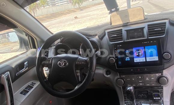 Acheter Occasion Voiture Toyota Highlander Blanc à Abomey Calavi, Benin Acheter Occasion Voiture Toyota Highlander Blanc à Abomey Calavi, Benin