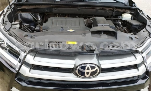 Acheter Occasion Voiture Toyota Highlander Noir à Abomey Calavi, Benin Acheter Occasion Voiture Toyota Highlander Noir à Abomey Calavi, Benin