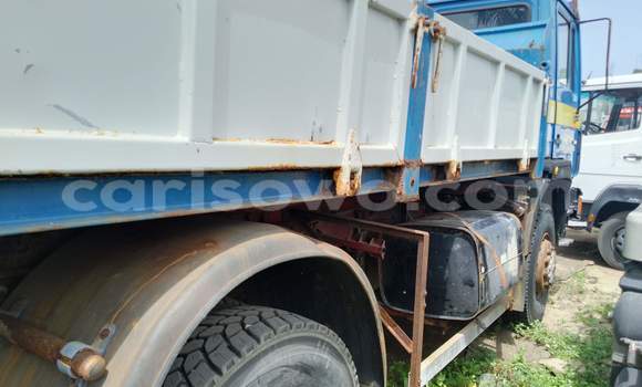 Ra Imported Man Silent Blue Ọkọ̀ akẹ́rù ńlá in Cotonou ni Benin Ra Imported Man Silent Blue Ọkọ̀ akẹ́rù ńlá in Cotonou ni Benin