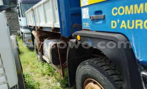 Ra Imported Man Silent Blue Ọkọ̀ akẹ́rù ńlá in Cotonou ni Benin Ra Imported Man Silent Blue Ọkọ̀ akẹ́rù ńlá in Cotonou ni Benin