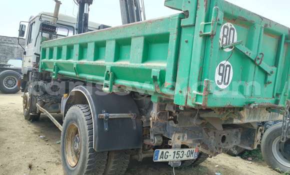 Ra Imported Man Silent funfun Ọkọ̀ akẹ́rù ńlá in Cotonou ni Benin Ra Imported Man Silent funfun Ọkọ̀ akẹ́rù ńlá in Cotonou ni Benin