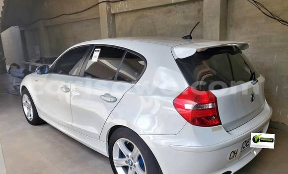 Ra Àlòkù BMW 1-Series funfun Ọkọ̀ in Cotonou ni Benin Ra Àlòkù BMW 1-Series funfun Ọkọ̀ in Cotonou ni Benin