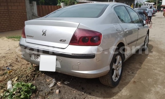 Sayi Na hannu Peugeot 407 Azurfa Mota in Cotonou a Benin
