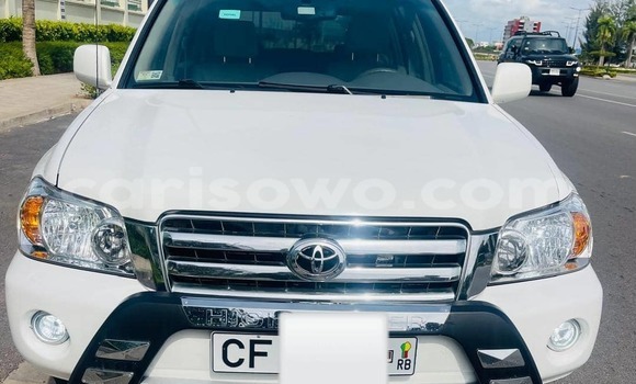 Ra Àlòkù Toyota Highlander Silver Ọkọ̀ in Cotonou ni Benin Ra Àlòkù Toyota Highlander Silver Ọkọ̀ in Cotonou ni Benin