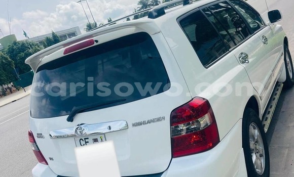 Sayi Na hannu Toyota Highlander Azurfa Mota in Cotonou a Benin Sayi Na hannu Toyota Highlander Azurfa Mota in Cotonou a Benin