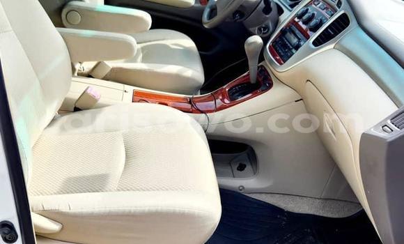 Sayi Na hannu Toyota Highlander Azurfa Mota in Cotonou a Benin Sayi Na hannu Toyota Highlander Azurfa Mota in Cotonou a Benin