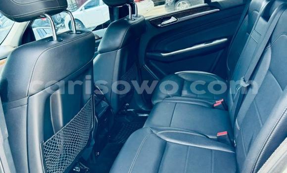 Acheter Occasion Voiture Mercedes-Benz ML–Class Blanc à Cotonou, Benin Acheter Occasion Voiture Mercedes-Benz ML–Class Blanc à Cotonou, Benin