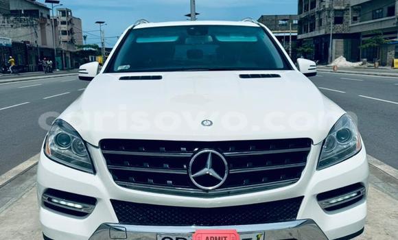 Acheter Occasion Voiture Mercedes-Benz ML–Class Blanc à Cotonou, Benin Acheter Occasion Voiture Mercedes-Benz ML–Class Blanc à Cotonou, Benin