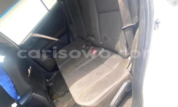 Ra Àlòkù Toyota RAV4 funfun Ọkọ̀ in Aplahoue ni Couffo Ra Àlòkù Toyota RAV4 funfun Ọkọ̀ in Aplahoue ni Couffo