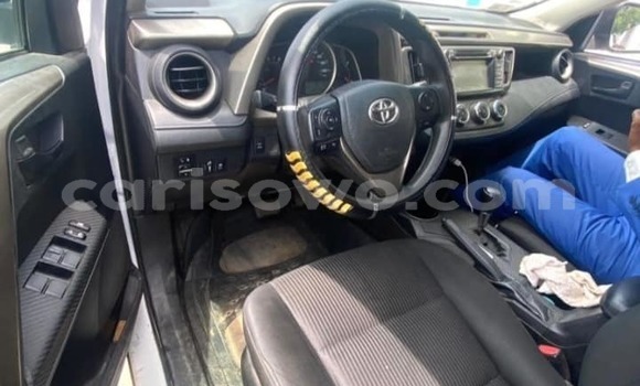 Ra Àlòkù Toyota RAV4 funfun Ọkọ̀ in Aplahoue ni Couffo Ra Àlòkù Toyota RAV4 funfun Ọkọ̀ in Aplahoue ni Couffo