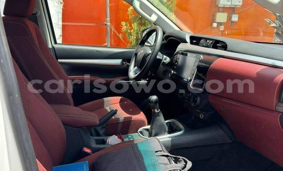 Acheter Occasion Voiture Toyota Hilux Blanc à Aplahoue, Couffo Acheter Occasion Voiture Toyota Hilux Blanc à Aplahoue, Couffo