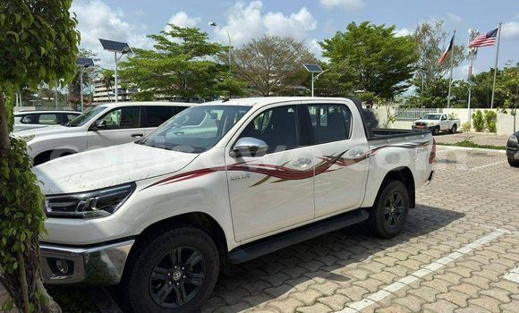 Acheter Occasion Voiture Toyota Hilux Blanc à Aplahoue, Couffo Acheter Occasion Voiture Toyota Hilux Blanc à Aplahoue, Couffo