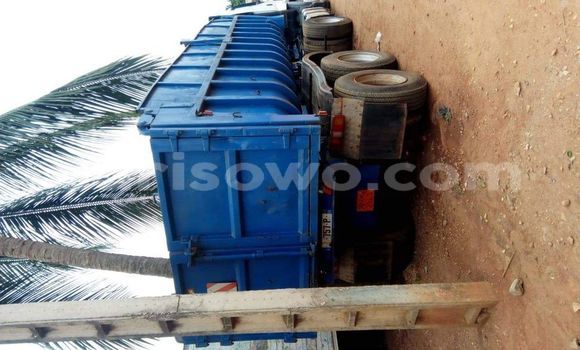 Acheter Occasion Utilitaire Renault G300 Bleu à Allada, Benin Acheter Occasion Utilitaire Renault G300 Bleu à Allada, Benin