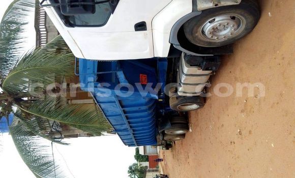 Acheter Occasion Utilitaire Renault G300 Bleu à Allada, Benin Acheter Occasion Utilitaire Renault G300 Bleu à Allada, Benin
