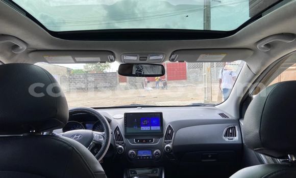 Sayi Na hannu Hyundai Tucson Azurfa Mota in Cotonou a Benin Sayi Na hannu Hyundai Tucson Azurfa Mota in Cotonou a Benin