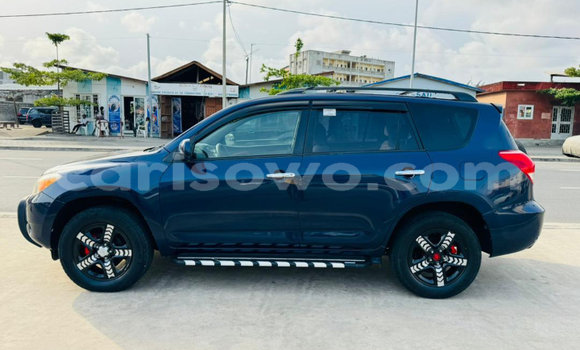 Acheter Occasion Voiture Toyota RAV4 Bleu à Abomey Calavi, Benin Acheter Occasion Voiture Toyota RAV4 Bleu à Abomey Calavi, Benin