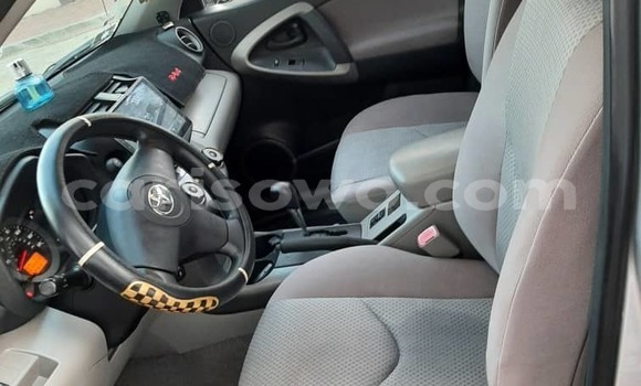 Acheter Occasion Voiture Toyota RAV4 Gris à Cotonou, Benin Acheter Occasion Voiture Toyota RAV4 Gris à Cotonou, Benin