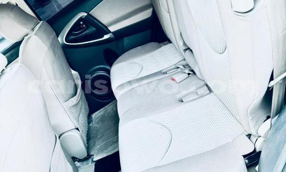 Sayi Na hannu Toyota RAV4 Azurfa Mota in Cotonou a Benin Sayi Na hannu Toyota RAV4 Azurfa Mota in Cotonou a Benin