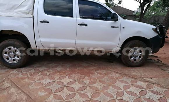 Buy Used Toyota Hilux White Car in Cotonou in Benign Buy Used Toyota Hilux White Car in Cotonou in Benign