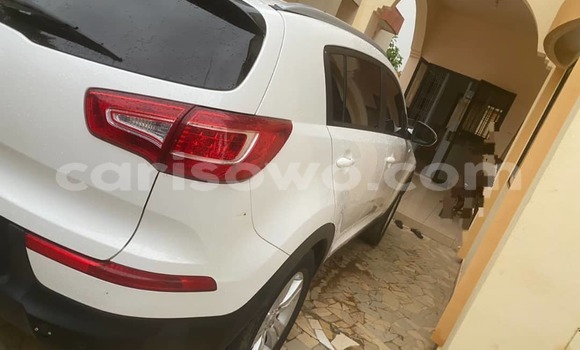 Acheter Occasion Voiture Kia Sportage Blanc à Cotonou, Benin Acheter Occasion Voiture Kia Sportage Blanc à Cotonou, Benin