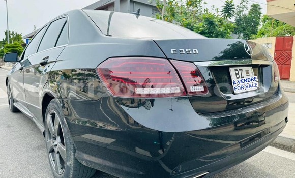 Sayi Na hannu Mercedes-Benz E–Class Black Mota in Abomey Calavi a Benin Sayi Na hannu Mercedes-Benz E–Class Black Mota in Abomey Calavi a Benin