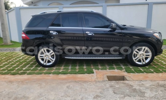 Ra Àlòkù Mercedes-Benz ML–Class Black Ọkọ̀ in Cotonou ni Benin Ra Àlòkù Mercedes-Benz ML–Class Black Ọkọ̀ in Cotonou ni Benin