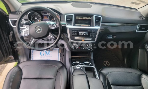 Ra Àlòkù Mercedes-Benz ML–Class Black Ọkọ̀ in Cotonou ni Benin Ra Àlòkù Mercedes-Benz ML–Class Black Ọkọ̀ in Cotonou ni Benin