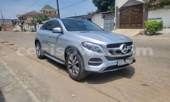 Sayi Na hannu Mercedes-Benz GLE Azurfa Mota in Cotonou a Benin